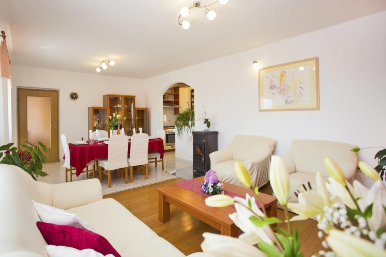 Holiday Home Elvis, Village Kujici Hreljići المظهر الخارجي الصورة